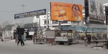 Santoor’s ‘Sangam’ OOH Campaign at Maha Kumbh with Laqshya Media: A Celebration of Purity and Devotion