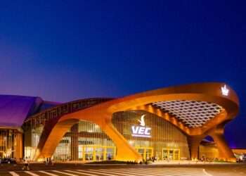 Vingroup Awarded First-Class Labor Order for Accelerated Completion of National Exhibition Fair Center