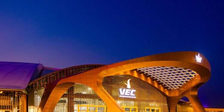 Vingroup Awarded First-Class Labor Order for Accelerated Completion of National Exhibition Fair Center