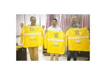 IAC-Life Donates 400 Raincoats to Mumbai Traffic Police for Ganpati Visarjan