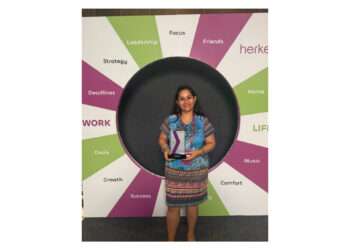 Uttara Talapatra Wins Best Entrepreneur Award at the Her Rising Awards 2025 by HerKey