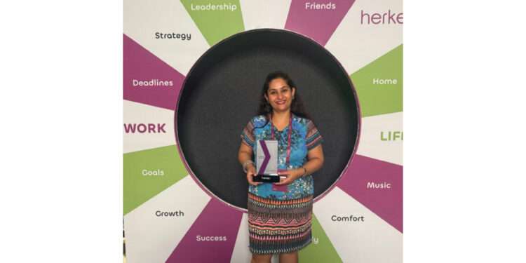 Uttara Talapatra Wins Best Entrepreneur Award at the Her Rising Awards 2025 by HerKey